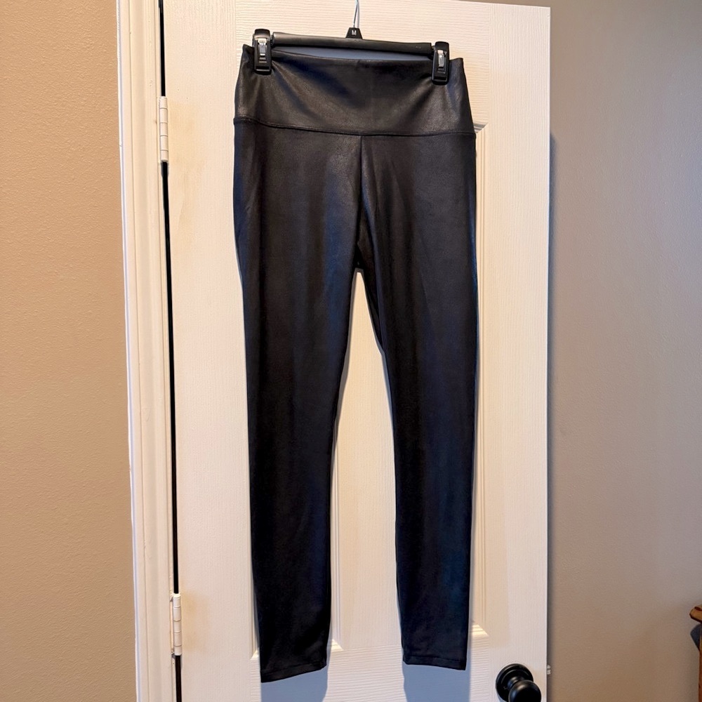 Black Faux Leather Leggings Vera Wang Size Medium